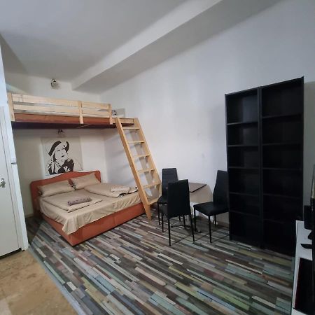 7Dab Apartment Bezeredj Contactless Self -Check-In Будапешт Экстерьер фото